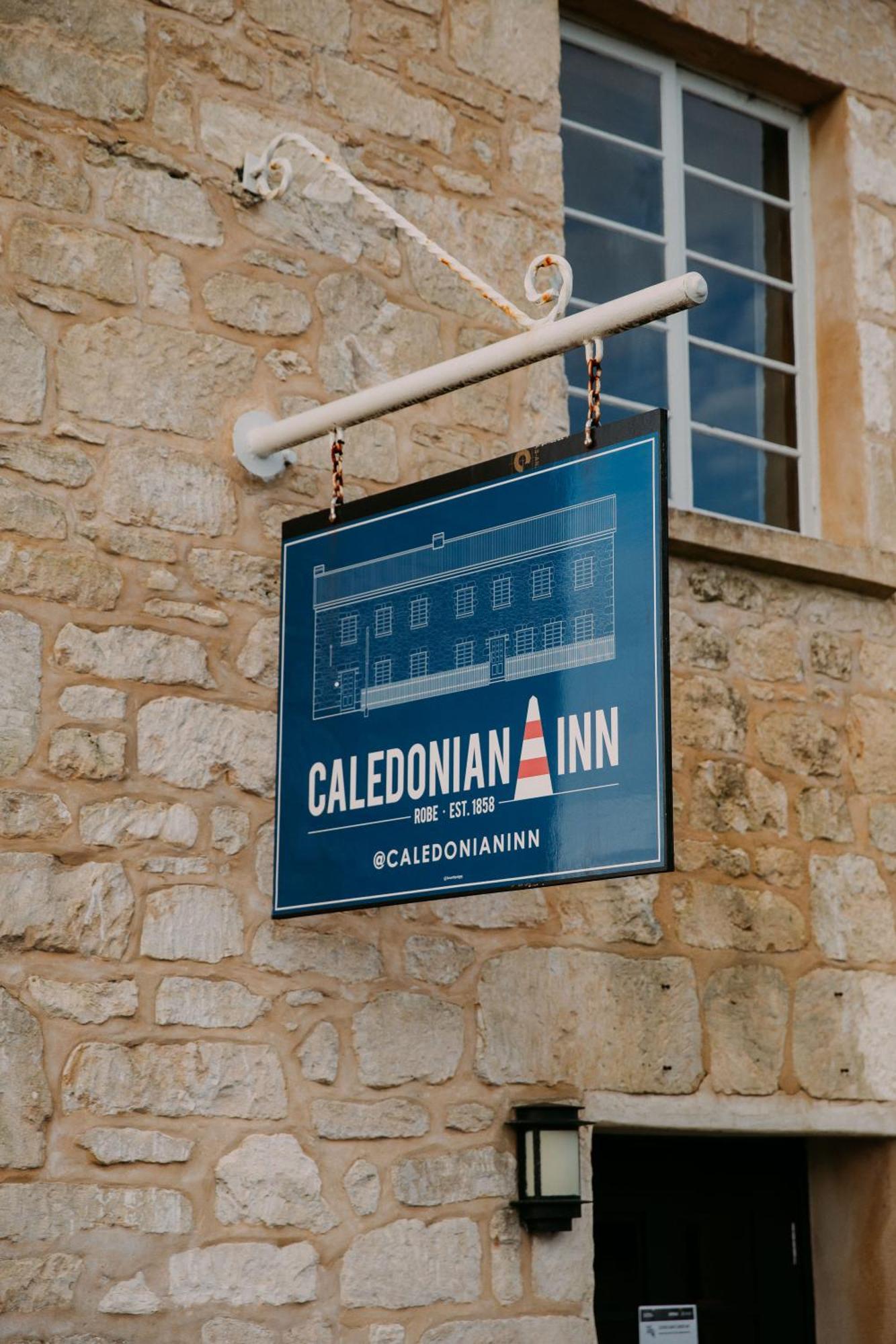 Caledonian Inn Robe Bagian luar foto