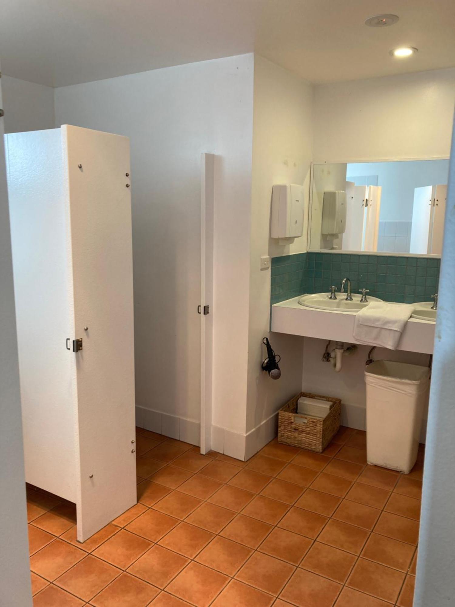 Caledonian Inn Robe Bagian luar foto