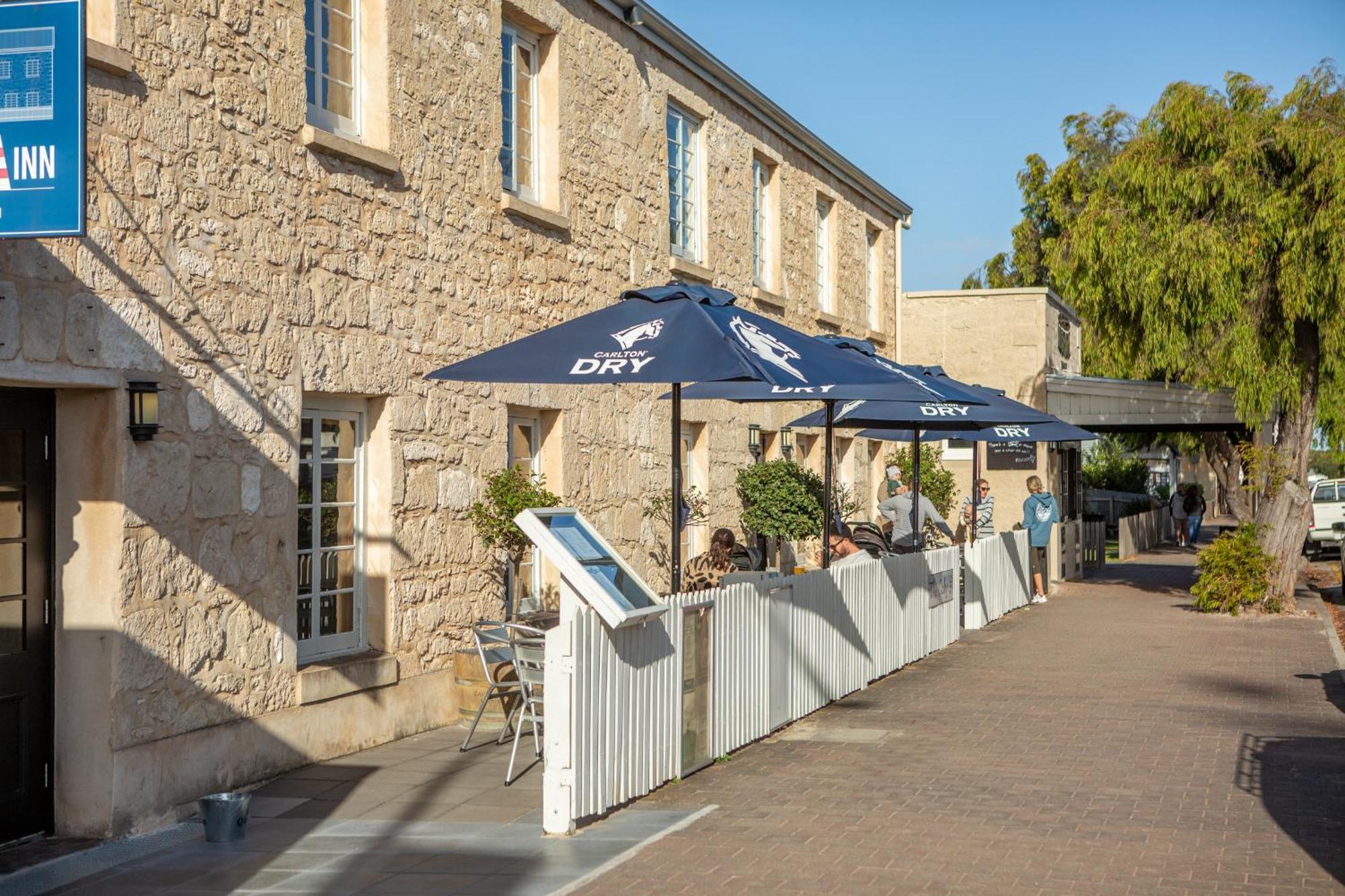 Caledonian Inn Robe Bagian luar foto