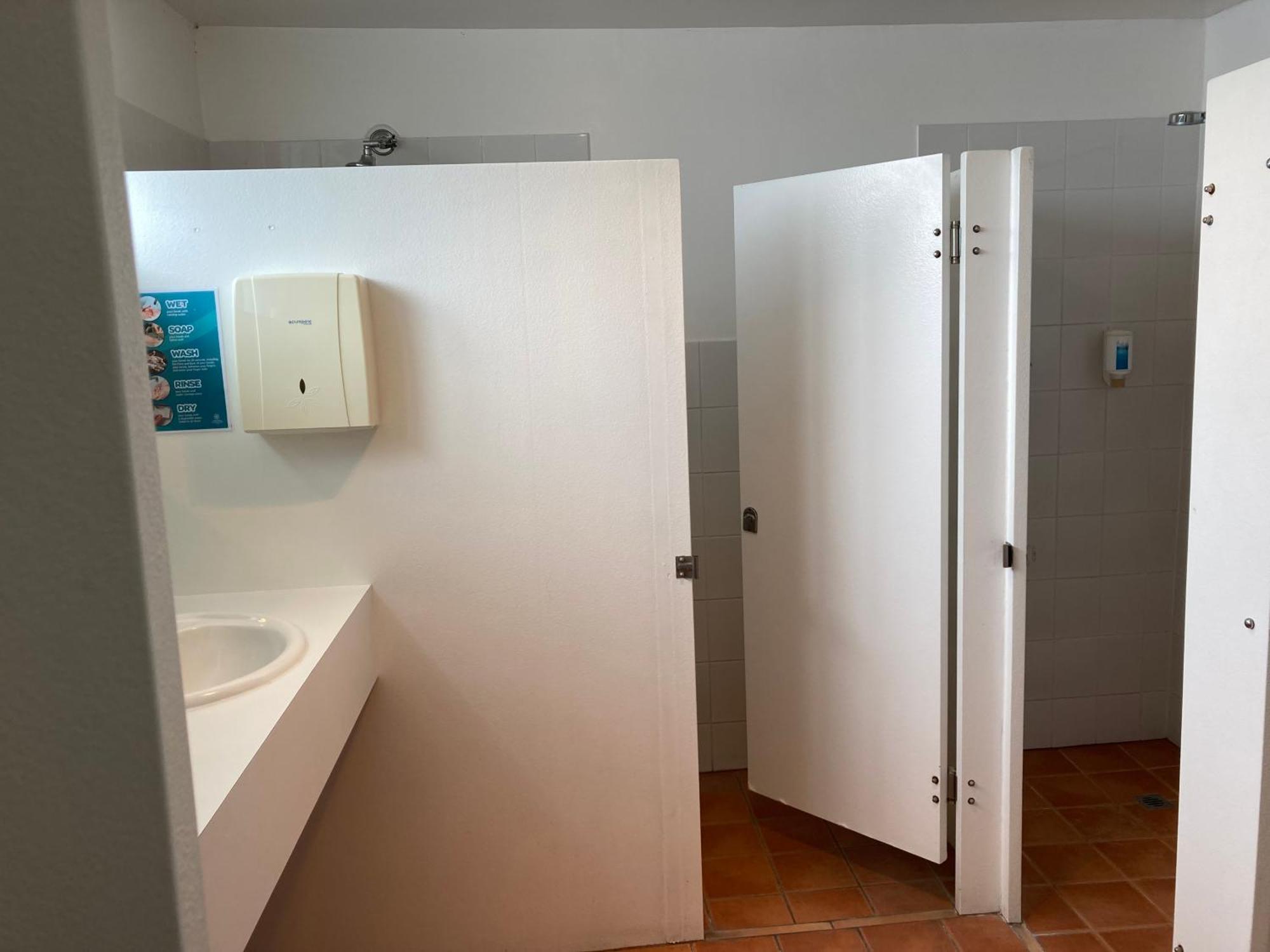 Caledonian Inn Robe Bagian luar foto
