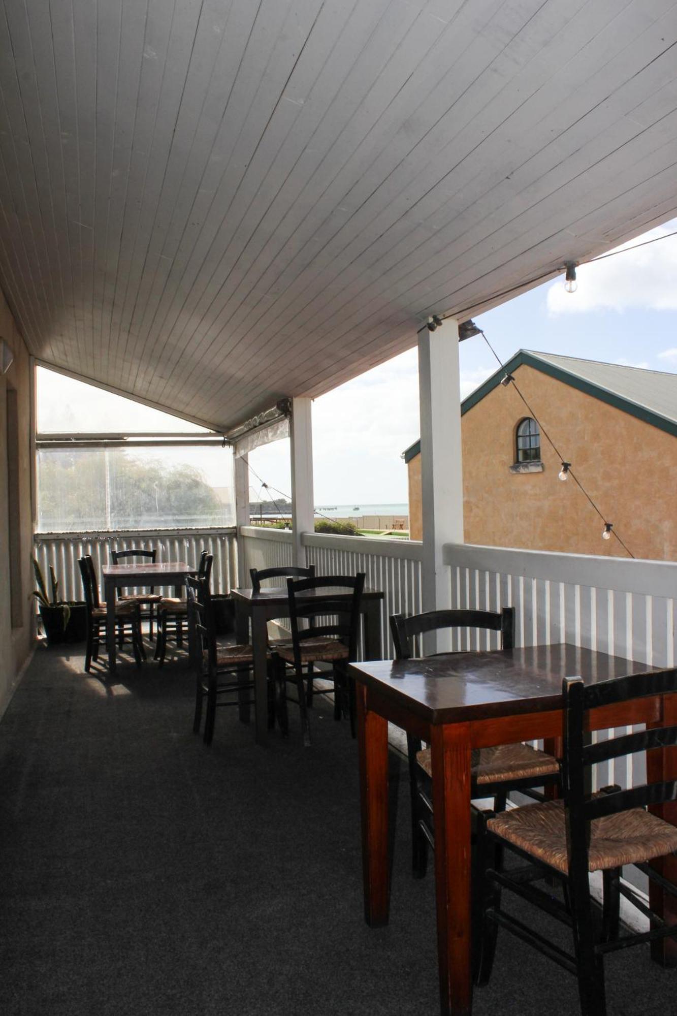 Caledonian Inn Robe Bagian luar foto