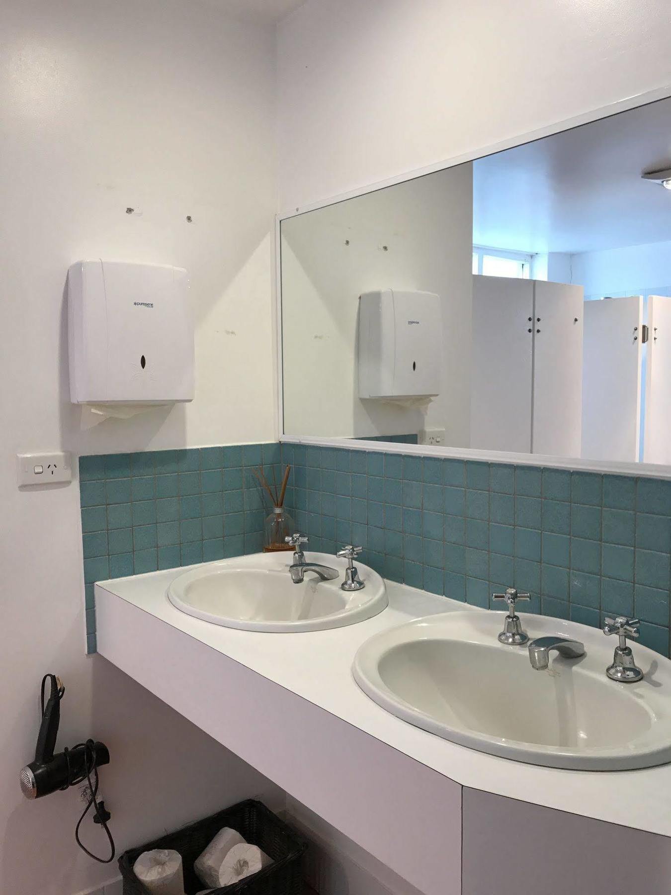 Caledonian Inn Robe Bagian luar foto